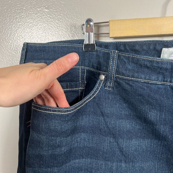 Torrid Boyfriend Bermuda Shorts Size 24 Moonlit Dark Wash Denim High Rise - Picture 6 of 10